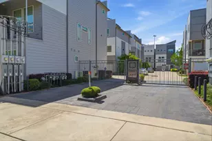 2702 Eado Grove Ln, Houston, TX 77003 - Photo 2