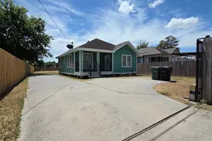 1036 Caperton St, Houston, TX 77022 - Photo 16