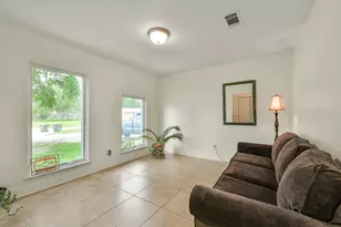 5705 Woodville Ln, Pearland, TX 77584 - Photo 4