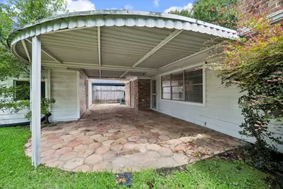 8015 Burning Hills Drive, Houston, TX 77071 - Photo 36