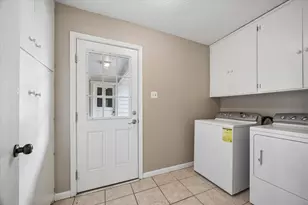 8015 Burning Hills Dr, Houston, TX 77071 - Photo 32