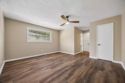 8015 Burning Hills Drive, Houston, TX 77071 - Photo 24