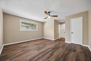 8015 Burning Hills Dr, Houston, TX 77071 - Photo 24