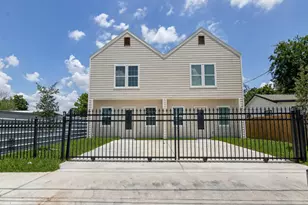 721 Doverside St, Houston, TX 77022 - Photo 1