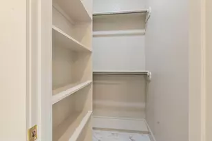721 Doverside St, Houston, TX 77022 - Photo 16