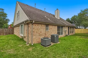 2511 Pecan Grove Ct, Pearland, TX 77584 - Photo 36