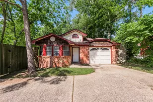 610 Normal Park Dr, Huntsville, TX 77320 - Photo 1