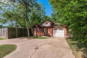 610 Normal Park Dr, Huntsville, TX 77320 - Photo 2