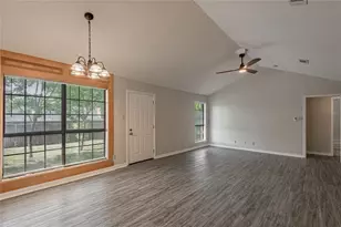 610 Normal Park Dr, Huntsville, TX 77320 - Photo 8