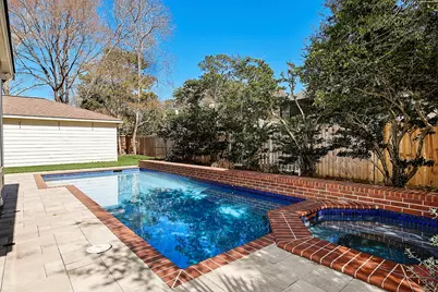 6 Thornbush Place, The Woodlands, TX 77381 - Photo 2