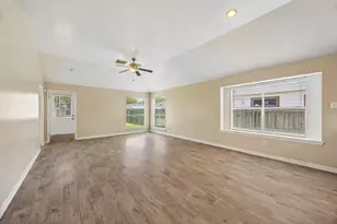 7430 Bahia Ln, Houston, TX 77489 - Photo 2