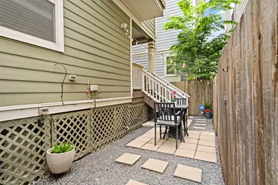 1244 Hobbs Reach Lane, Houston, TX 77008 - Photo 32