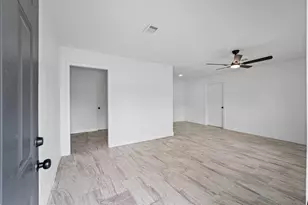 6134 Belmark St, Houston, TX 77033 - Photo 2