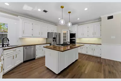 23 Shearwater Place, The Woodlands, TX 77381 - Photo 14