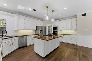 23 Shearwater Pl, The Woodlands, TX 77381 - Photo 14