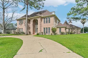 1410 Osborne Dr, Friendswood, TX 77546 - Photo 1