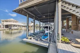 241 Tamana Dr, Galveston, TX 77554 - Photo 36