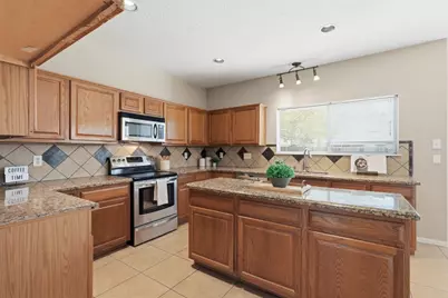 322 Welford Lane, Highlands, TX 77562 - Photo 6