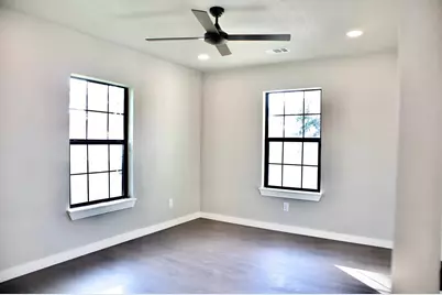 428 Van Molan Street, Houston, TX 77022 - Photo 12