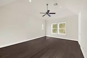 1750 W 23rd St, Houston, TX 77008 - Photo 12