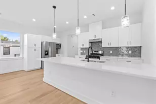 8403 Sunnyhill St, Houston, TX 77088 - Photo 12