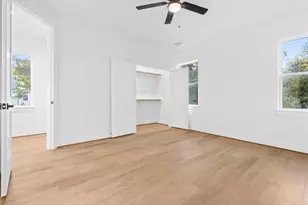 8403 Sunnyhill St, Houston, TX 77088 - Photo 16