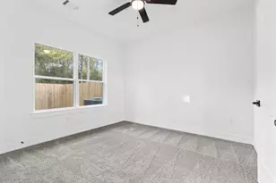 8403 Sunnyhill St, Houston, TX 77088 - Photo 26