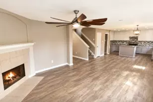 31723 Royal Woods Ct, Conroe, TX 77385 - Photo 2