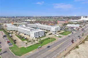 6102 Seawall Blvd, Galveston, TX 77551 - Photo 12