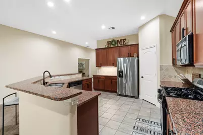 4926 Magnolia Bend Drive, Rosharon, TX 77583 - Photo 10