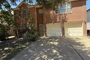 9323 Eaglewood Spring Dr, Houston, TX 77083 - Photo 2