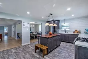 545 Elm St, Sour Lake, TX 77659 - Photo 12