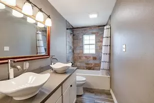 545 Elm St, Sour Lake, TX 77659 - Photo 2