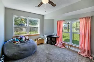 545 Elm St, Sour Lake, TX 77659 - Photo 6