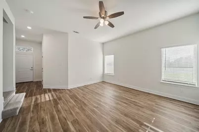 408 W Marlin Street, Willis, TX 77378 - Photo 8