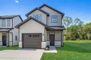 408 W Marlin St, Willis, TX 77378 - Photo 2