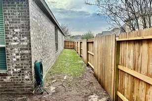 13326 Lake Chesdin Rd, Houston, TX 77044 - Photo 28