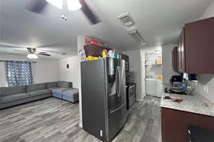 1313 Muncy St, El Campo, TX 77437 - Photo 8