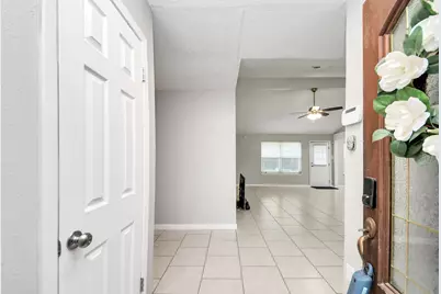 10203 Hollow Canyon Dr Drive, Sugar Land, TX 77498 - Photo 2