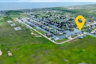 1295 Lagoon Dr, Crystal Beach, TX 77650 - Photo 4