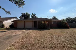 7202 Deep Forest Dr, Houston, TX 77088 - Photo 2