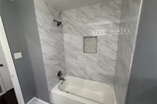 7202 Deep Forest Dr, Houston, TX 77088 - Photo 12