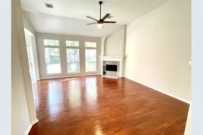 71 E Hobbit Glen Drive, The Woodlands, TX 77384 - Photo 16