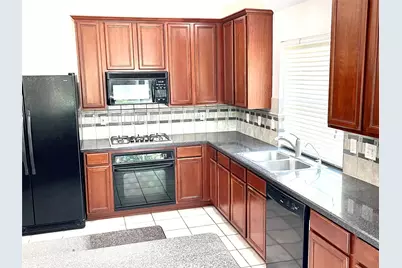 71 E Hobbit Glen Drive, The Woodlands, TX 77384 - Photo 6