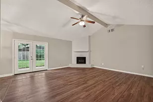 16451 Cavendish Dr, Houston, TX 77059 - Photo 8