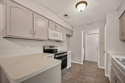 16451 Cavendish Drive, Houston, TX 77059 - Photo 14