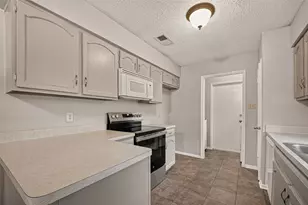 16451 Cavendish Dr, Houston, TX 77059 - Photo 14