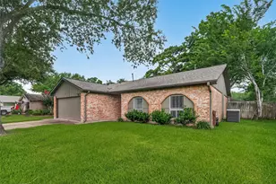 16451 Cavendish Dr, Houston, TX 77059 - Photo 4