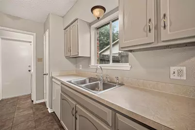 16451 Cavendish Drive, Houston, TX 77059 - Photo 16
