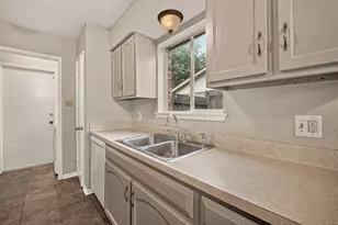 16451 Cavendish Dr, Houston, TX 77059 - Photo 16